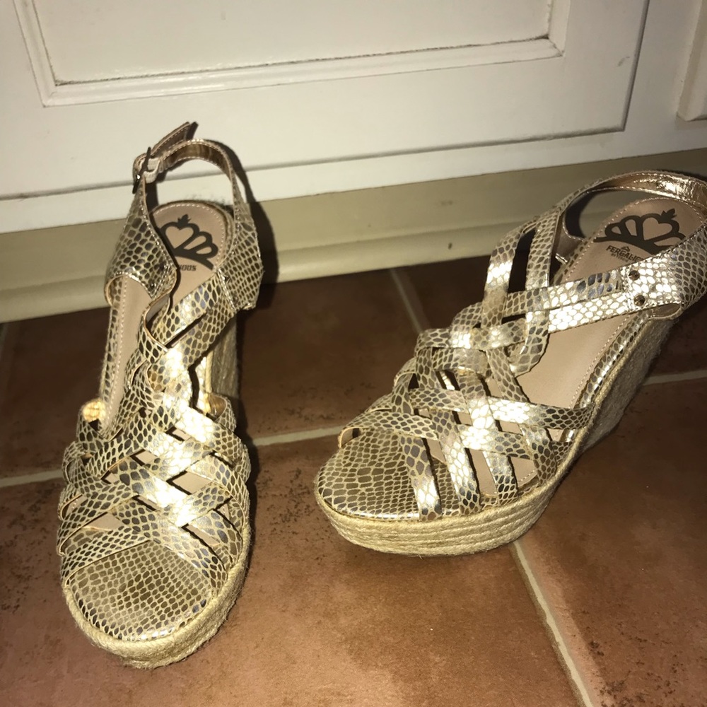 Gold wedges